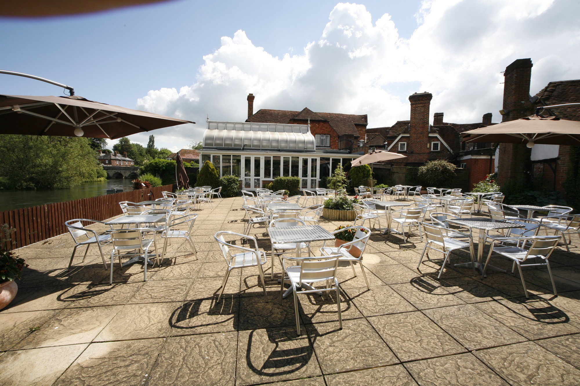 The Legacy Rose & Crown Hotel Salisbury Exterior photo