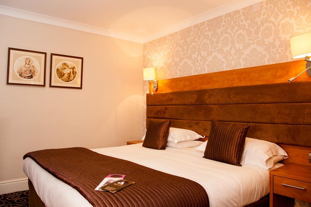 The Legacy Rose & Crown Hotel Salisbury Exterior photo